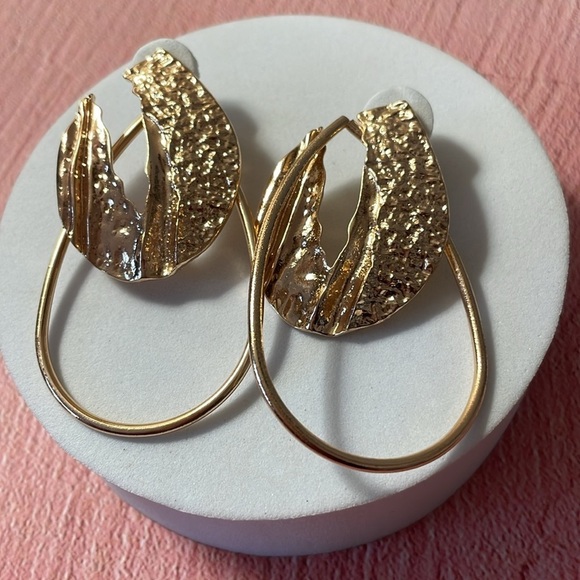 Zara Geo Irregular Hoop Earrings - Picture 6 of 13